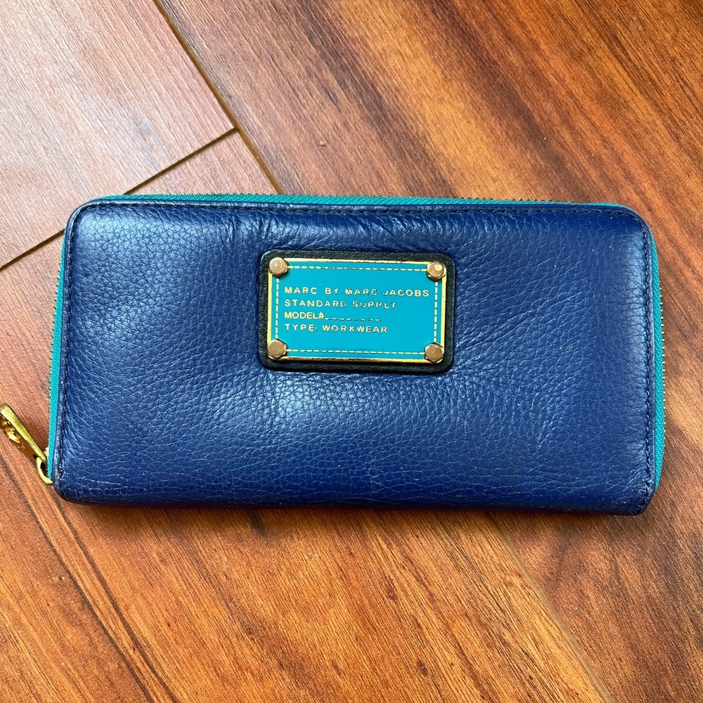 Marc by Marc Jacobs Classic Q zip wallet